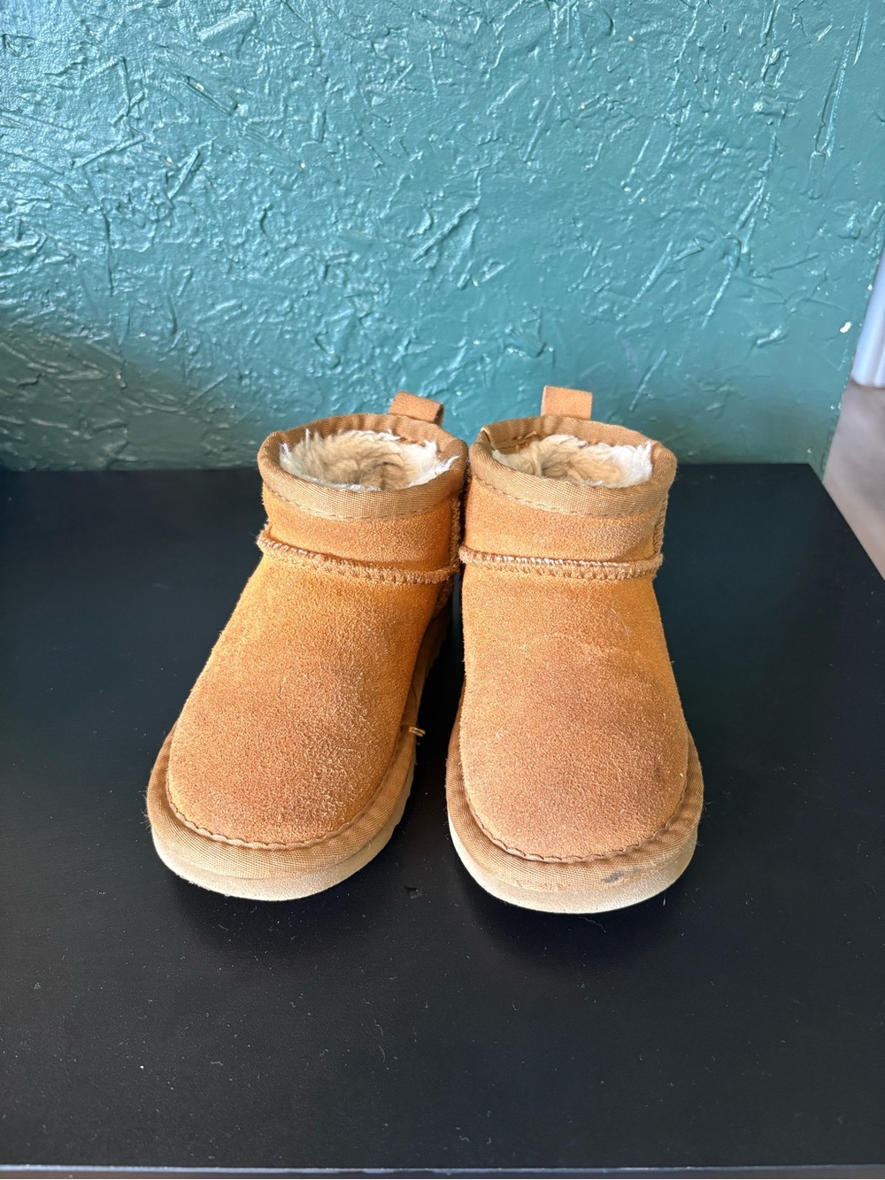 UGG Chestnut boots - Picture 2 of 4